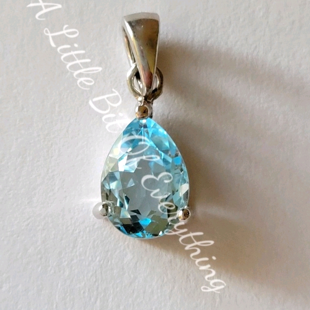 ❤️❤️Sky Blue Topaz Solitaire Pendant